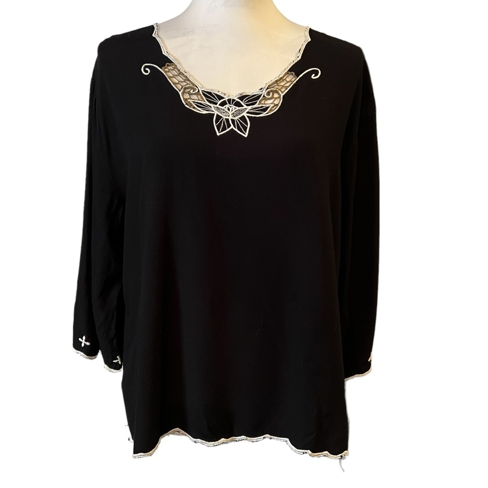 Midnight Velvet Embroidered Lotus Cutout Pullover Blouse Longsleeve Keyhole Back